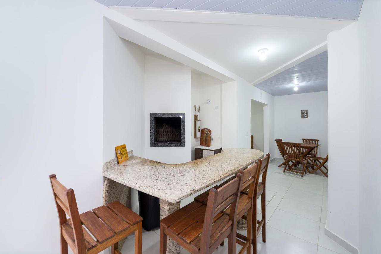 Residencial Melfi III - Apartamento Terreo Бомбиньяс Экстерьер фото